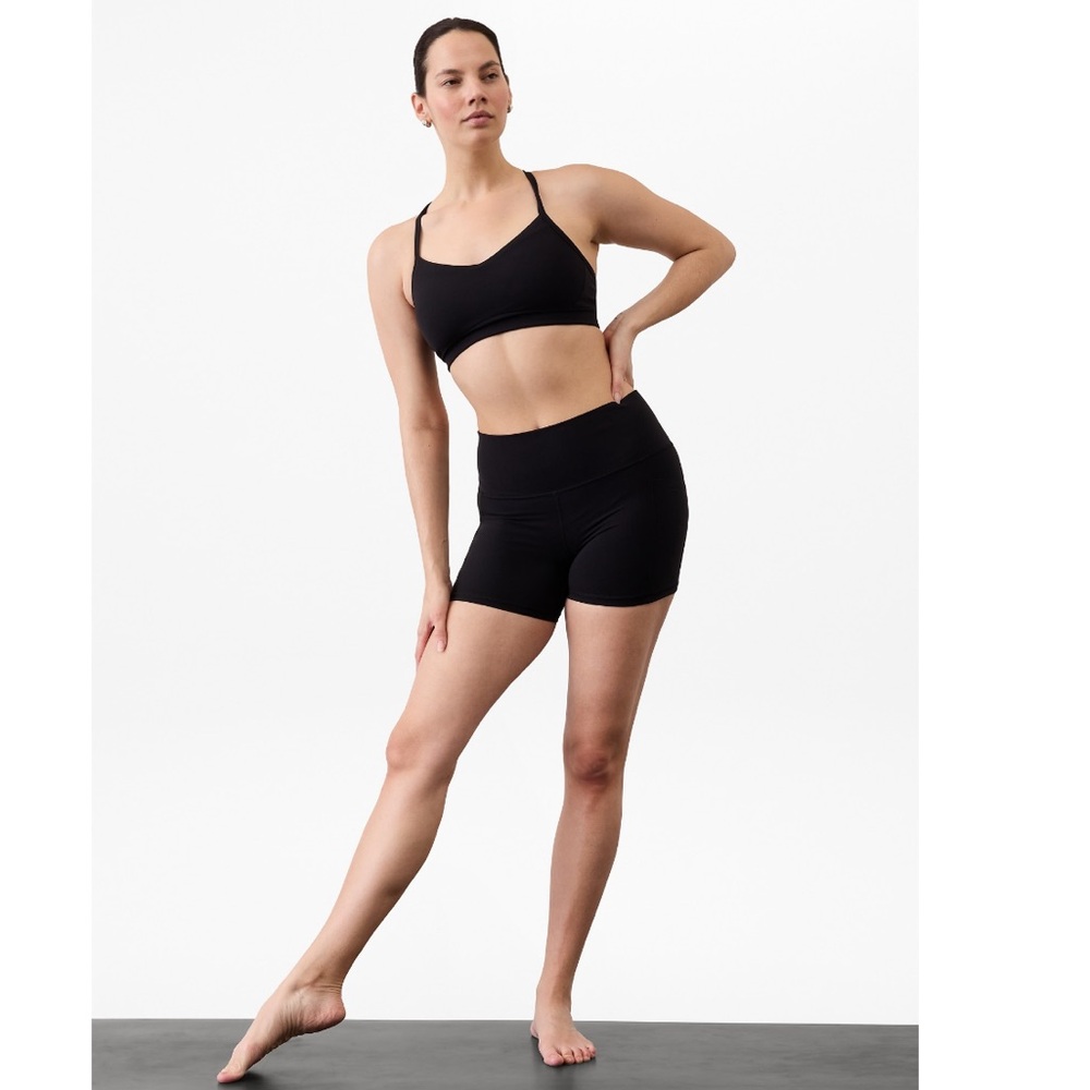 NWT Athleta Salutation Stash Pocket II 5" Short - Picture 4 of 10
